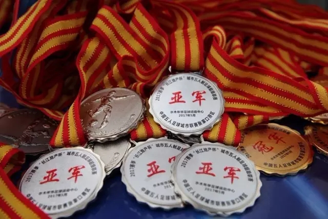 哥伦布机员在主场逆转击败迈阿密国际，梅西任意球破门
